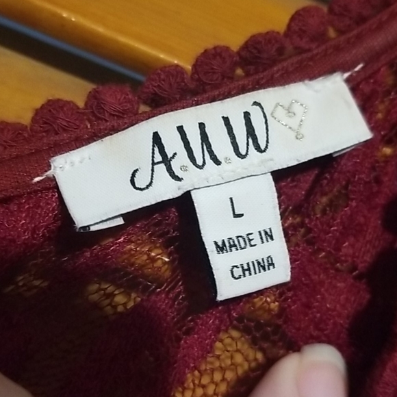 Dark red lace and sheer tunic - Picture 5 of 5